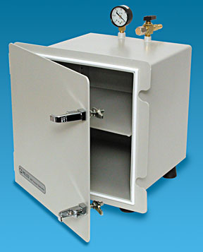 Vacuum clearance storage cabinet